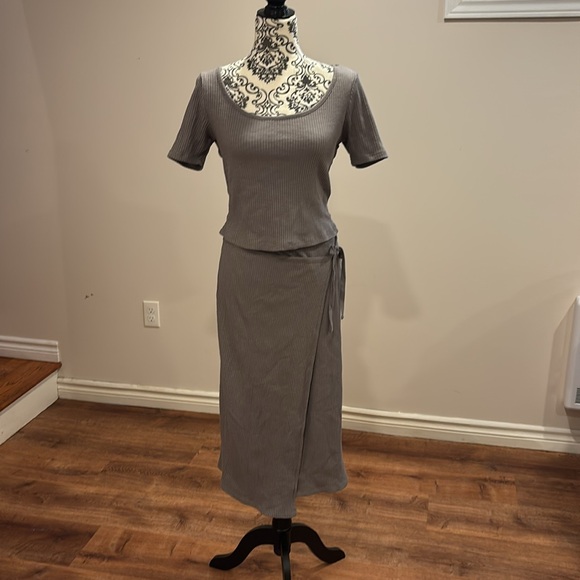 Joe Fresh skirt set - Picture 4 of 5